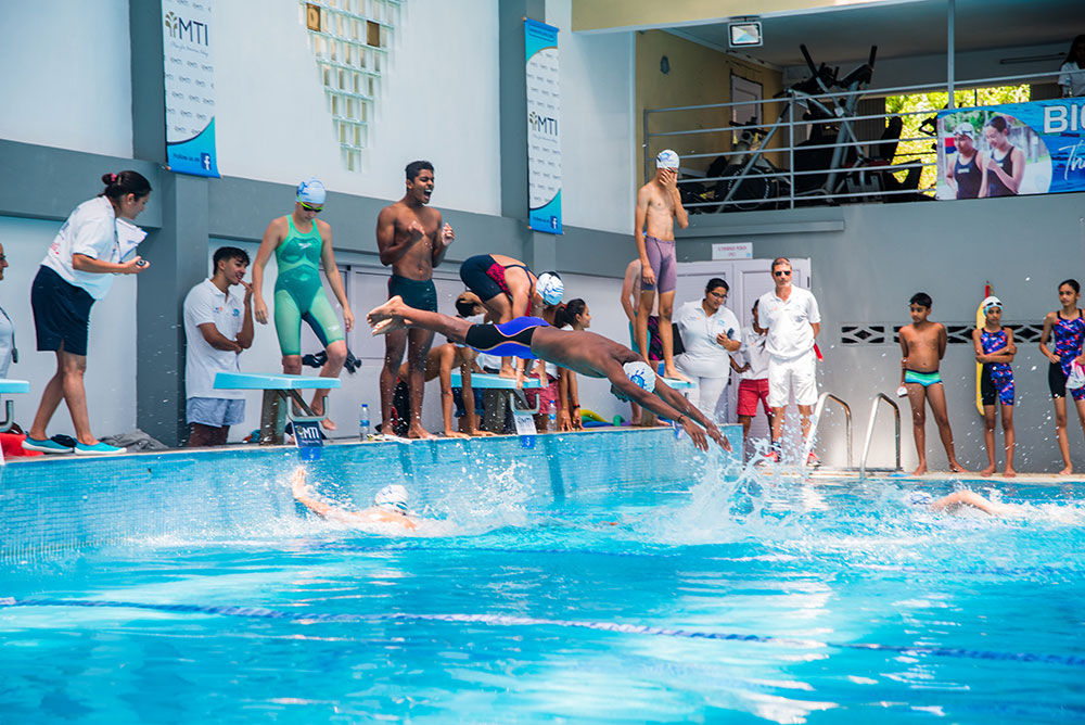 Rezilta pool top